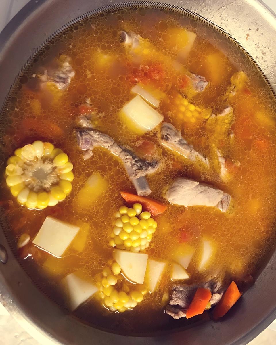 番茄土豆玉米排骨汤