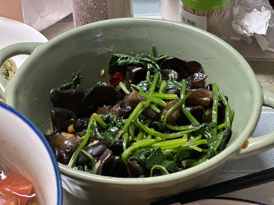 清爽开胃凉菜｜凉拌菠菜木耳