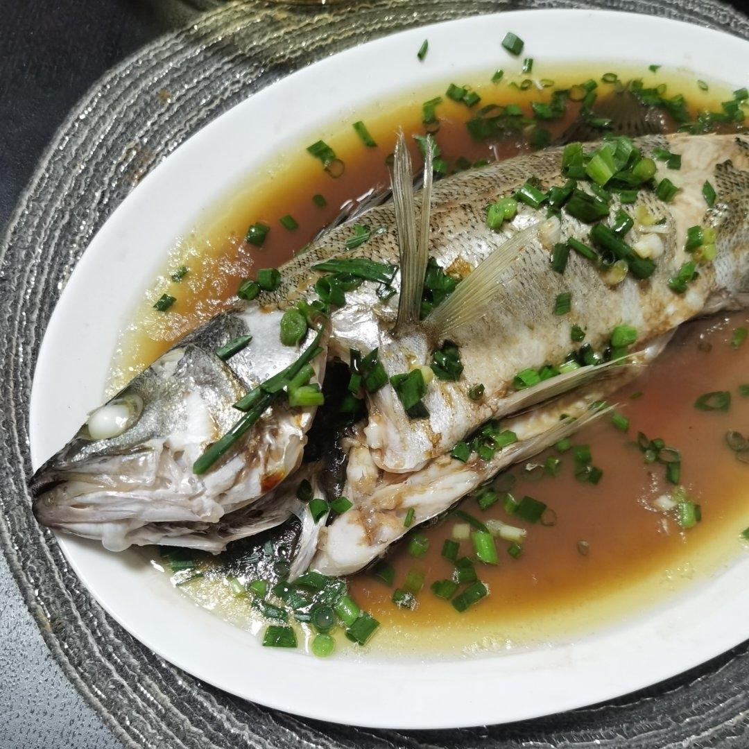清蒸海鲈鱼