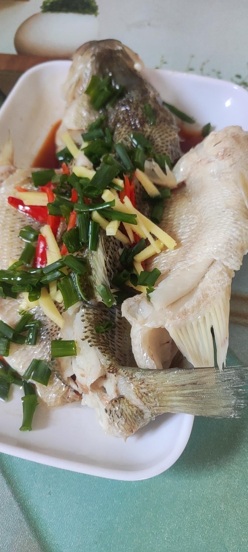 10分钟做 清蒸鲈鱼 （附切鱼图解）