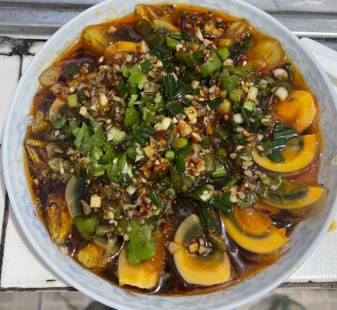 尖椒皮蛋-下饭的「黑暗料理」