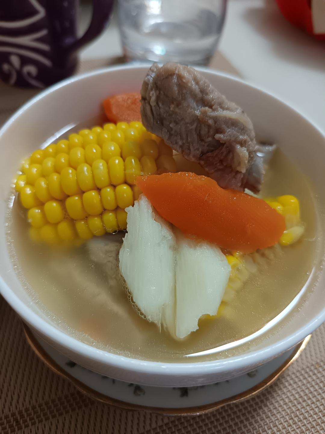 排骨玉米汤