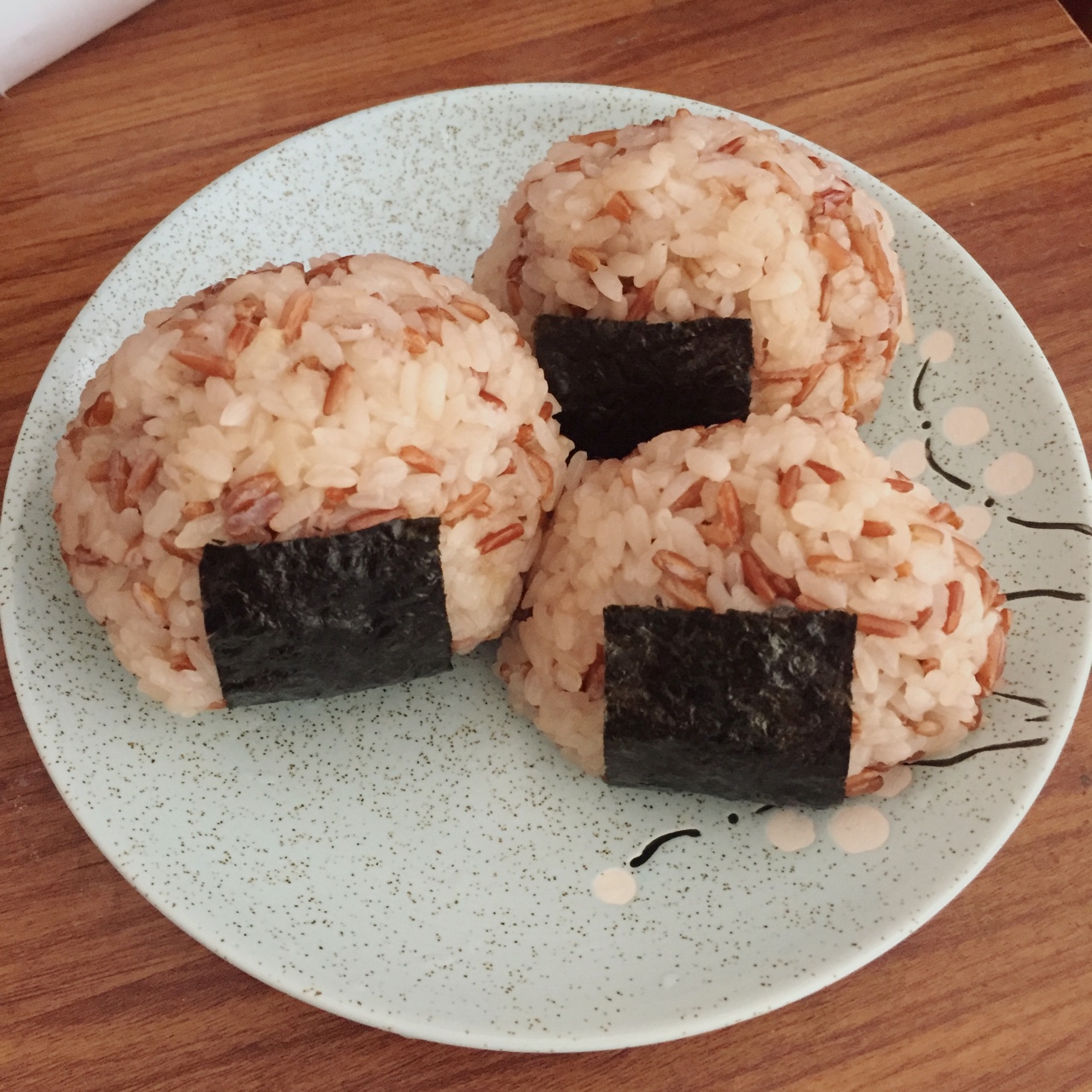 红糙米肉松芝士饭团