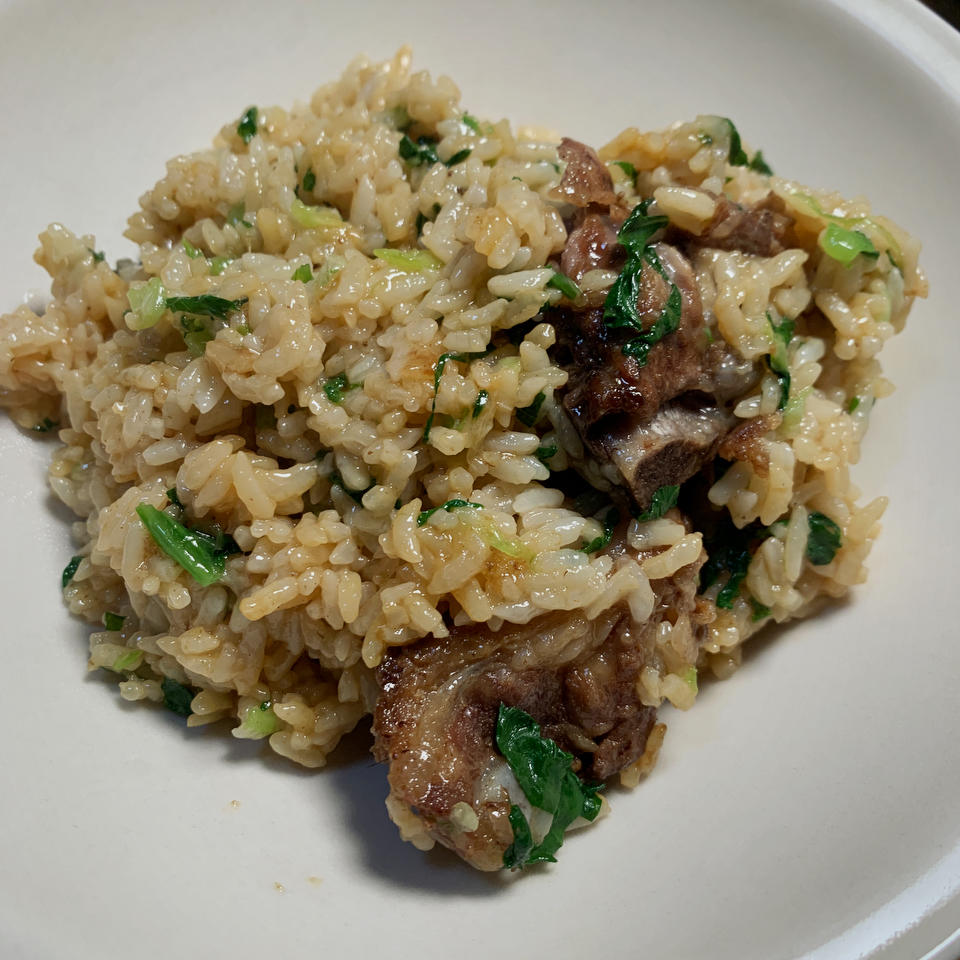 【排骨焖饭】