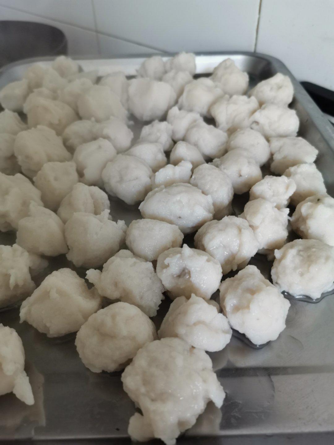 1⃣️自制鱼丸，不包馅，Ｑ弹爽滑，我们大福州的特产！