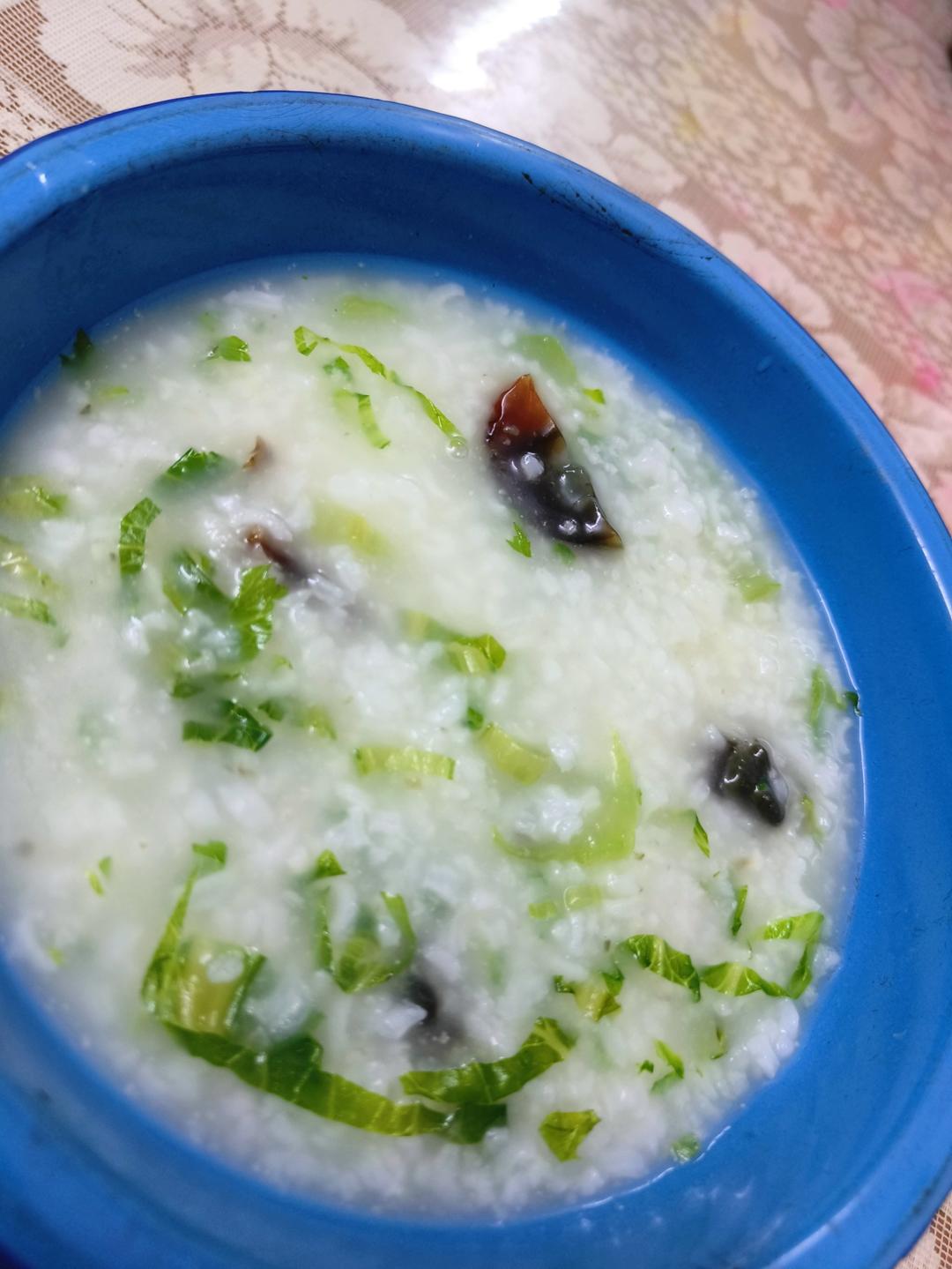 皮蛋青菜粥