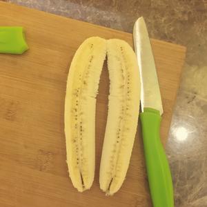香蕉冰激凌船的做法 步骤1