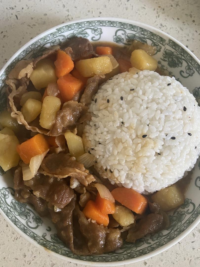 好吃到舔碗底的土豆肥牛拌饭