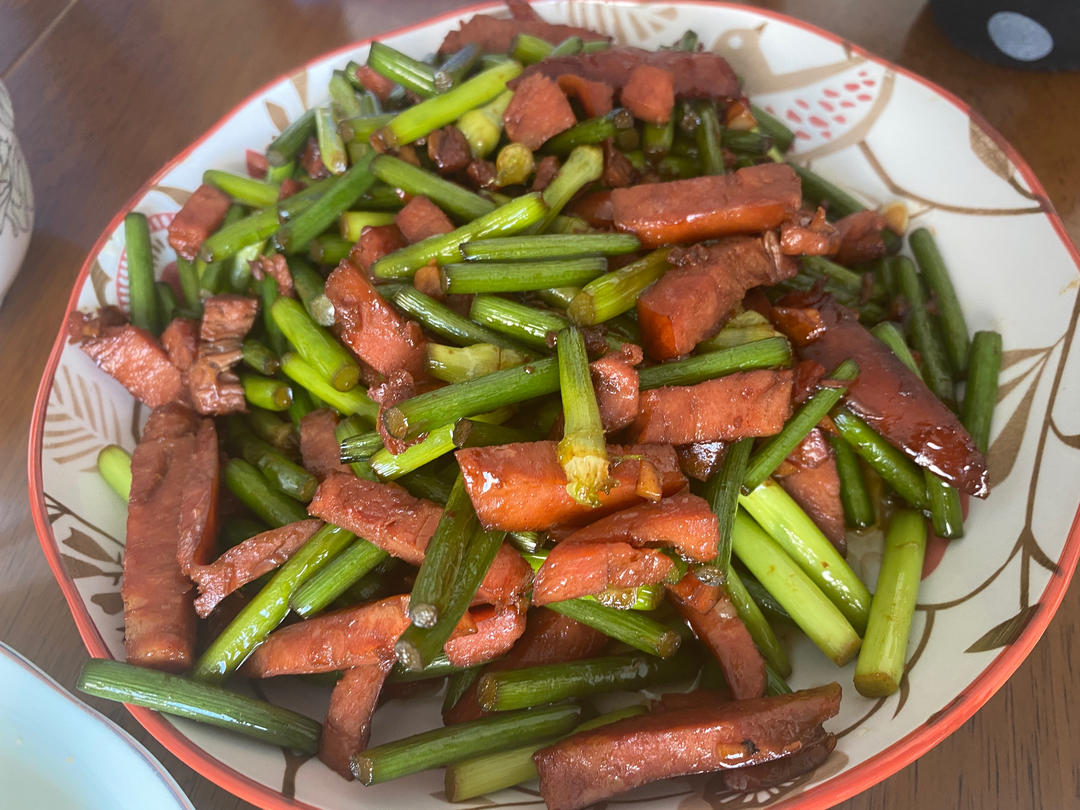 蒜苗炒香肠