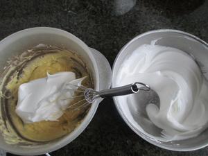 无油酸奶蛋糕6寸（2蛋）的做法 步骤7
