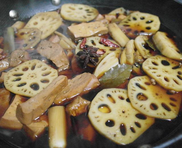 卤豆腐干藕片的做法