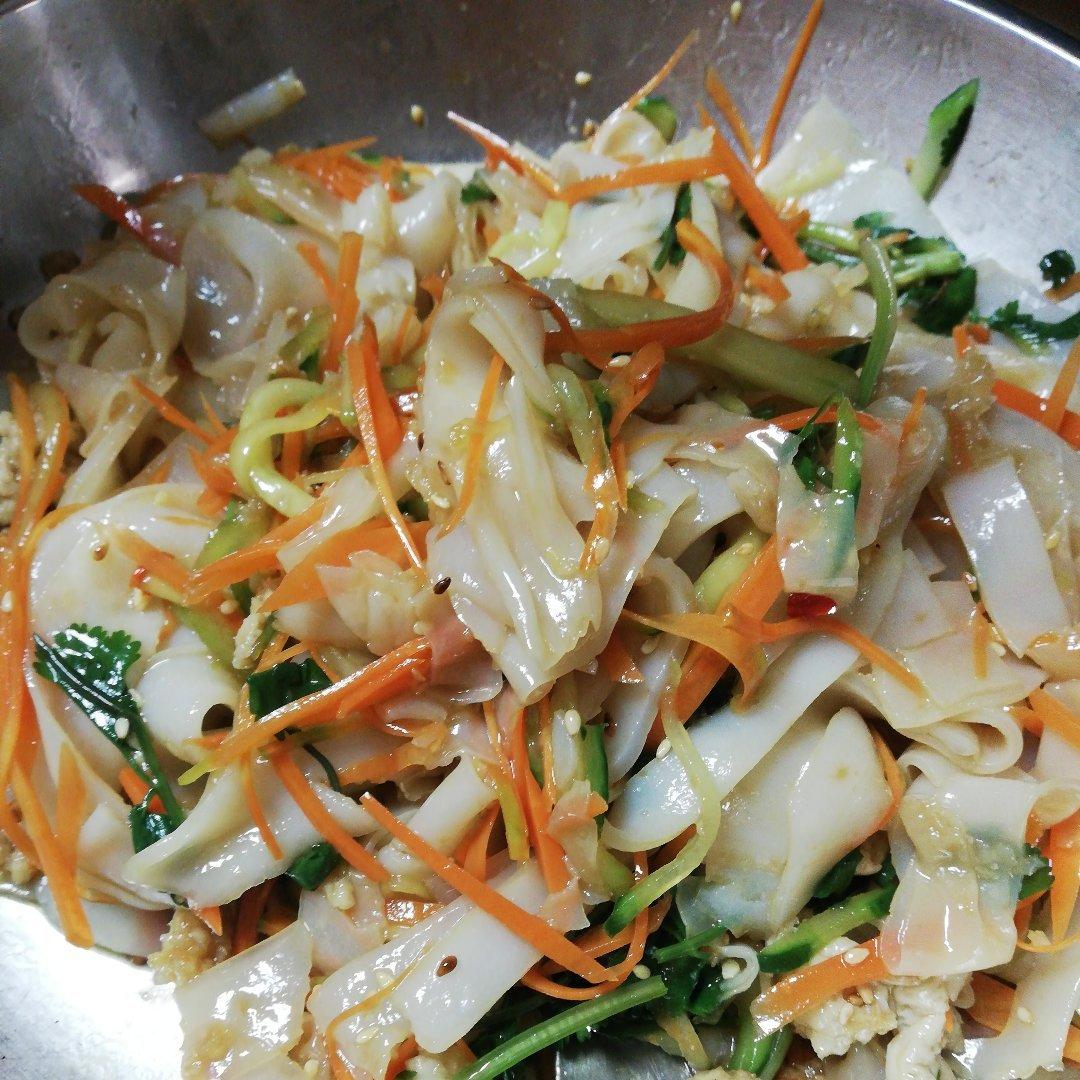 凉皮-家庭自制（告诉你自己做更劲道的秘诀）