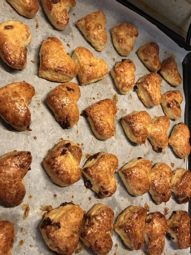 【视频】3分钟 奶油司康Scone(可能是世界上最快手的司康) 消耗淡奶油～