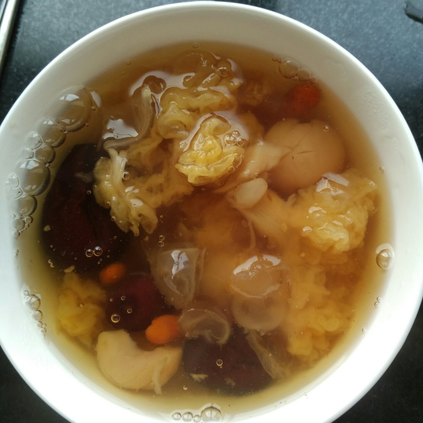 满满胶原蛋白的银耳汤
