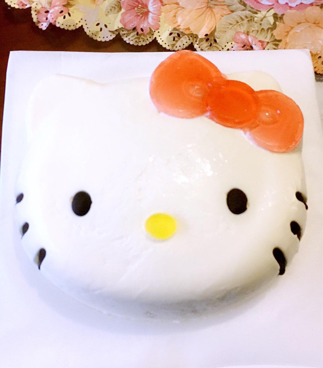 6寸kitty芝士慕斯蛋糕