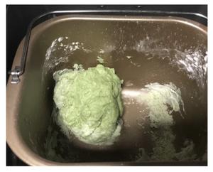 翠绿色的菠菜汁墨西哥卷饼及日式红豆沙馅饼（不用烤箱）的做法 步骤2