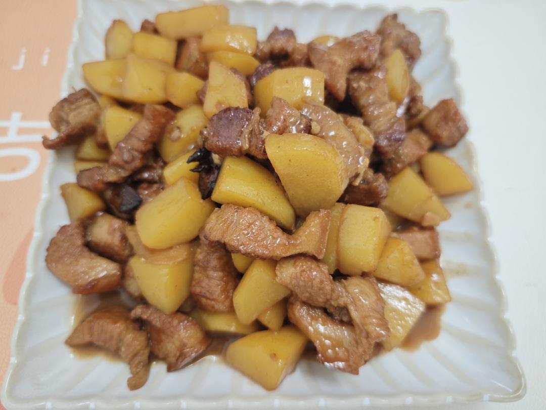 红烧肉炖土豆（丝毫不腻）