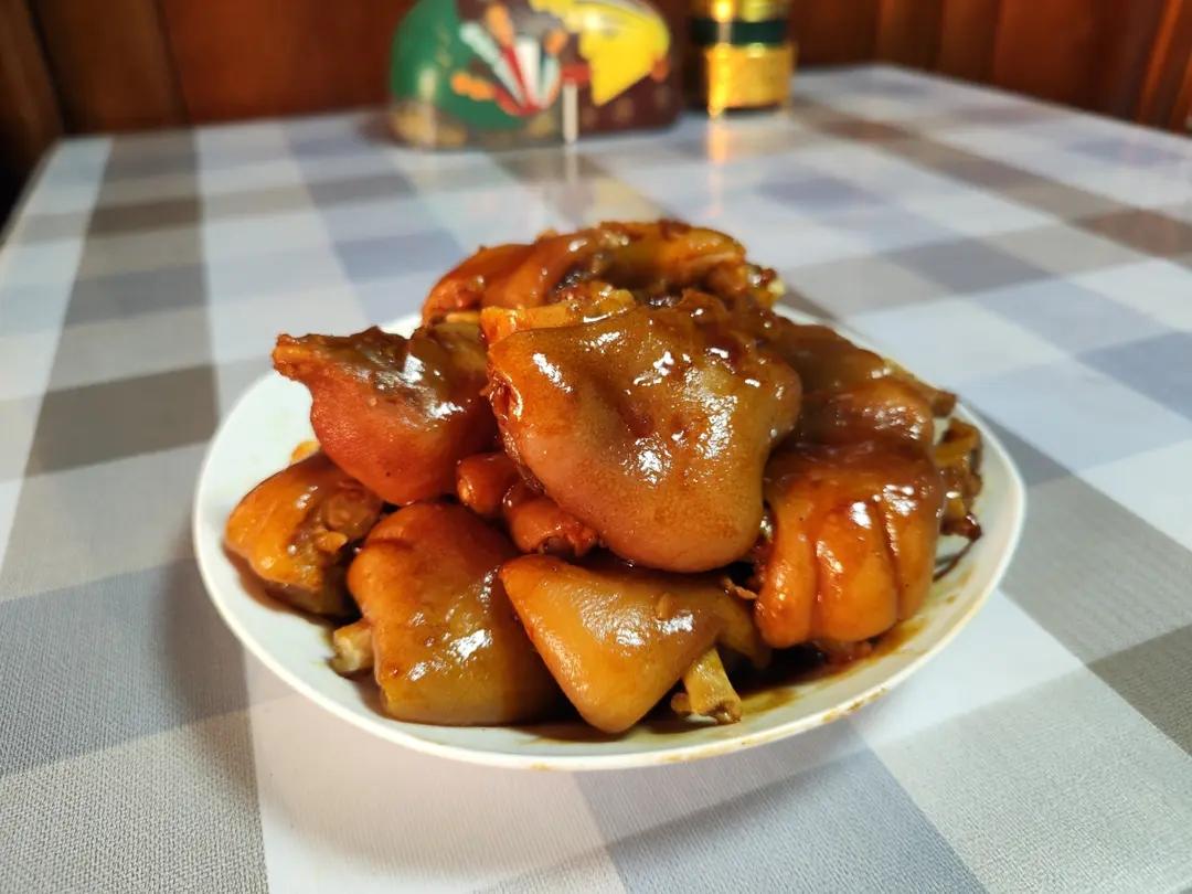 红烧猪蹄 软糯脱骨 吃了会上瘾