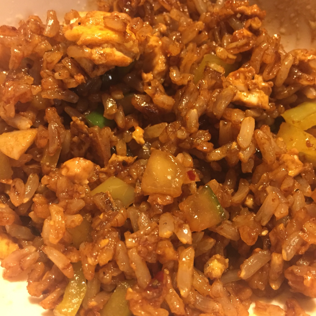 据说是 正宗酱油炒饭