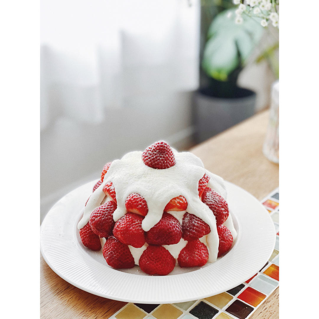 曼食慢语丨草莓芝士雪山蛋糕