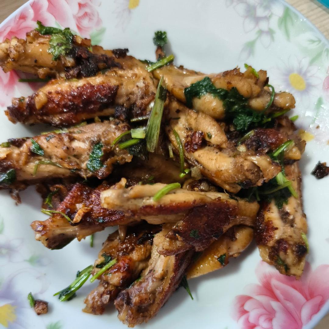 蒜香鸡翅，这才是鸡翅最好吃的做法