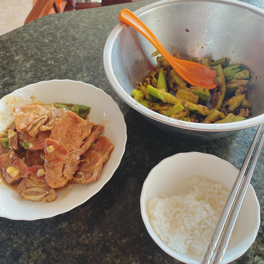 家庭版黑椒牛仔骨