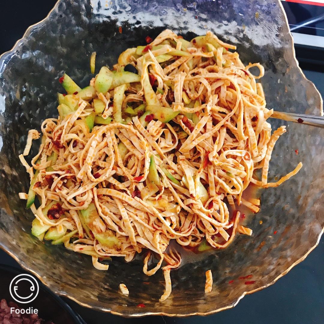 凉拌豆腐丝                （内附万能蘸料）