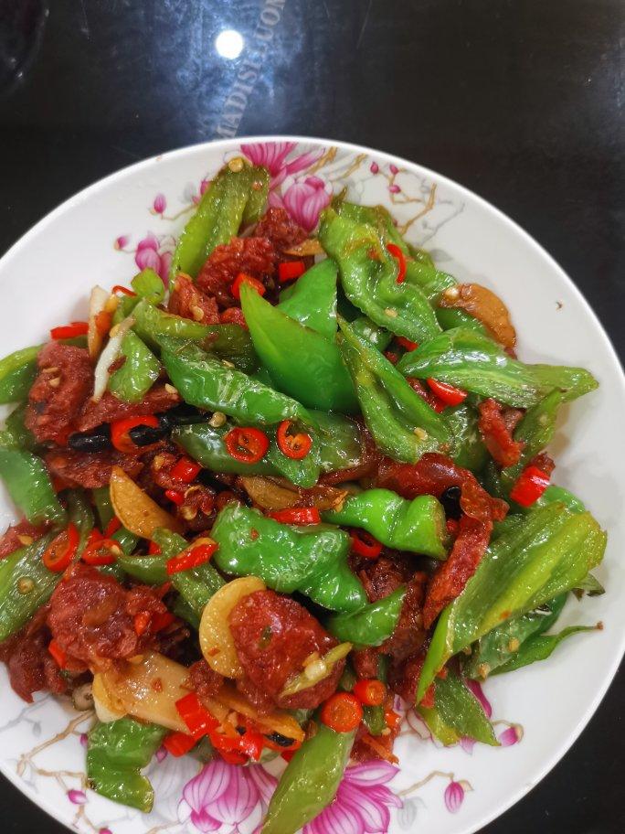青椒炒广式香肠