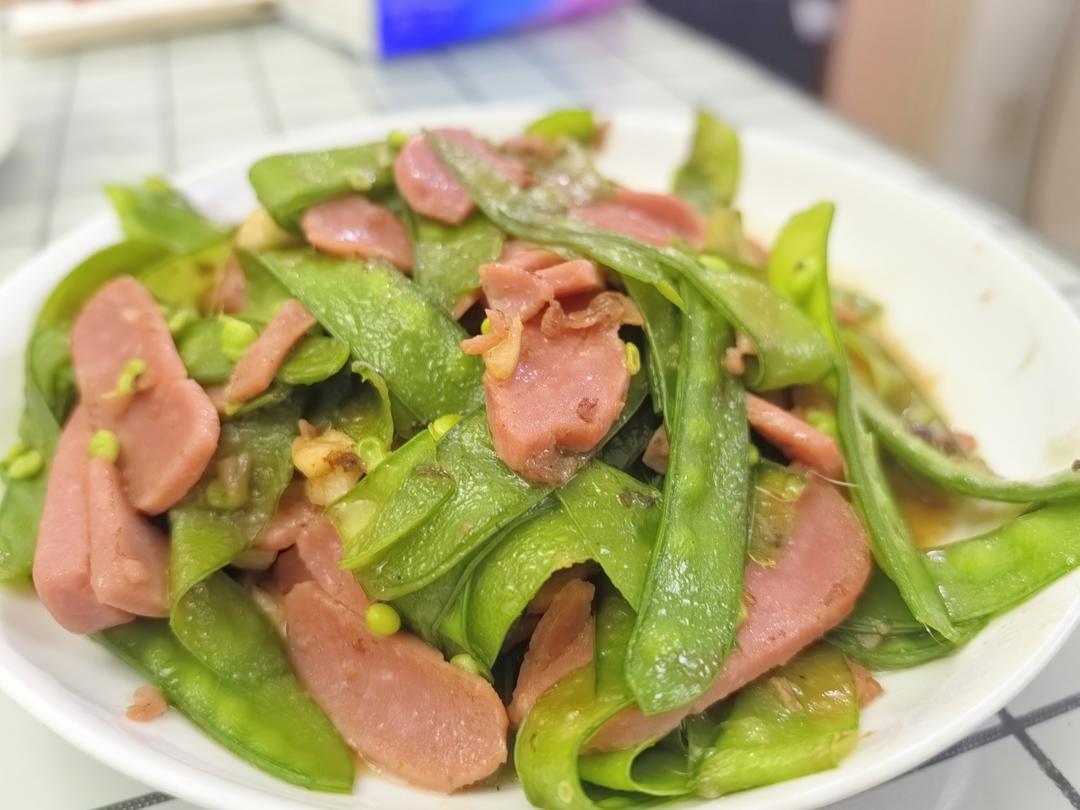 无比简单的荷兰豆炒腊肠，营养又好吃～！