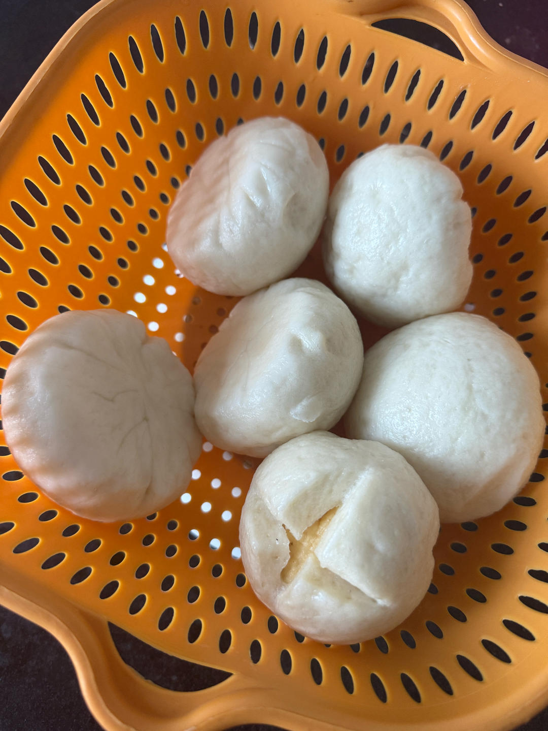松软香甜的奶黄包，很快就可以搞定。