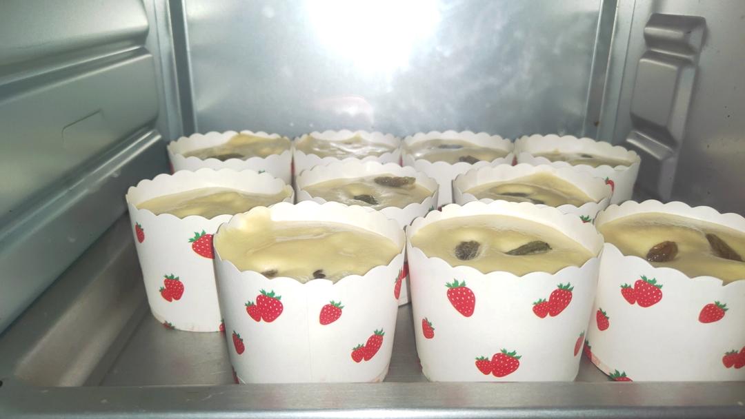 纸杯蛋糕不开裂（可做戚风蛋糕）