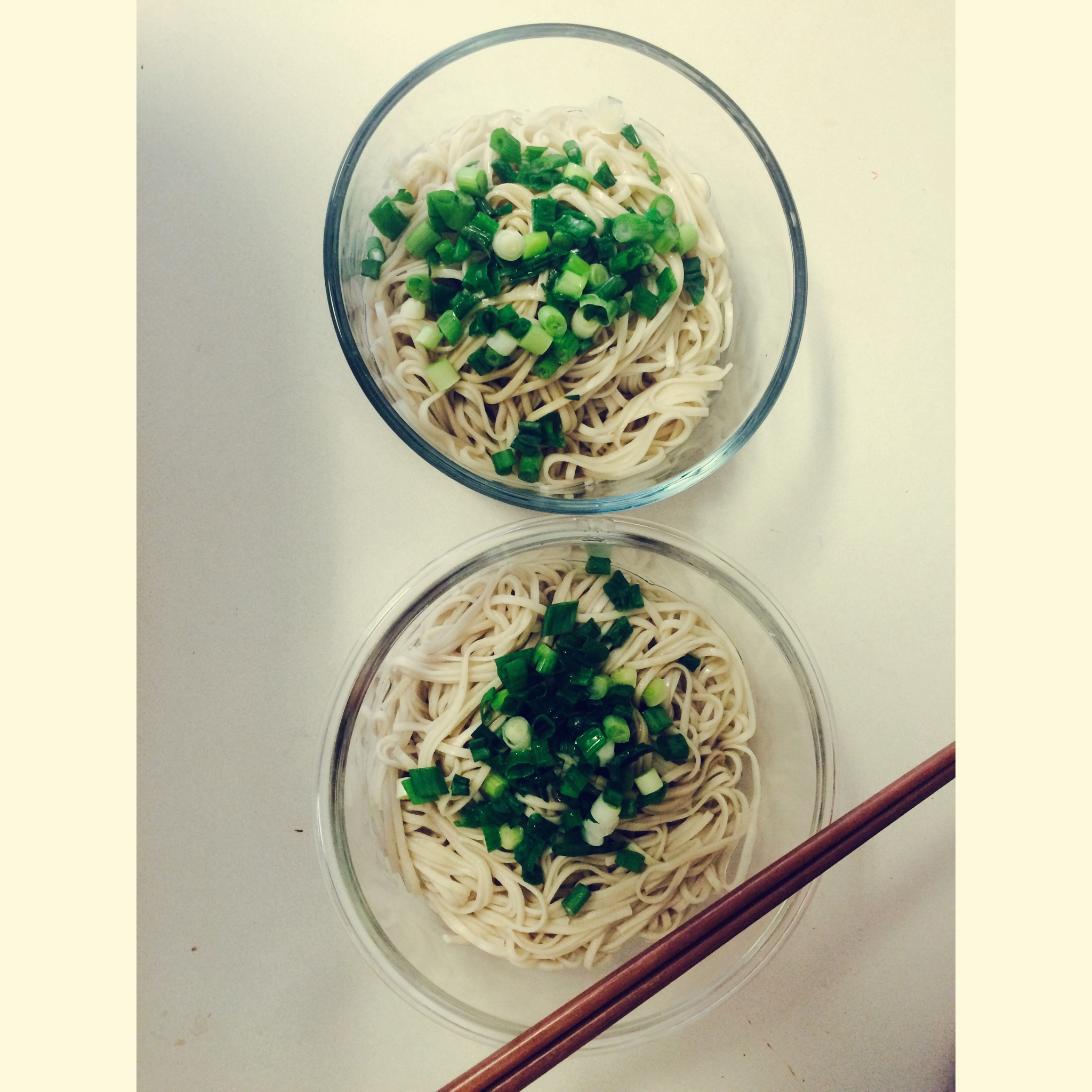 葱爆面—就是汪涵在天天向上里面做的那个啦