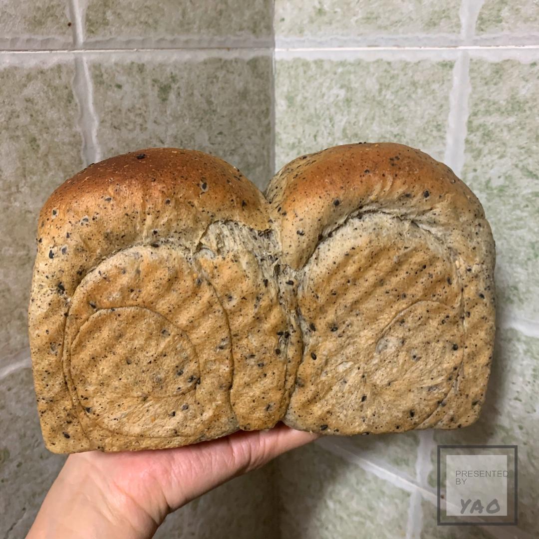 营养丰富的黑芝麻小吐司