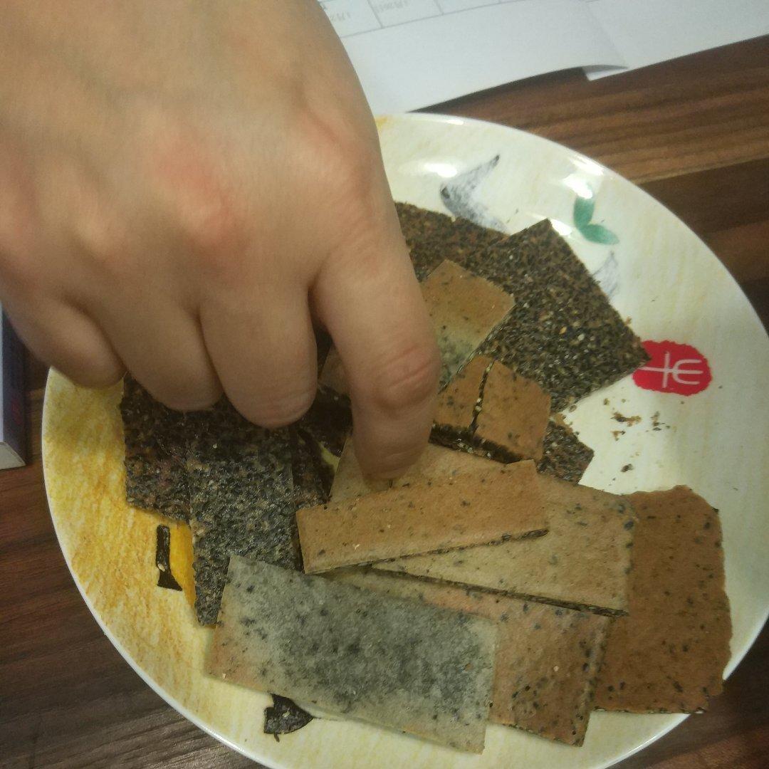 芝麻薄脆饼干，一步操作，超级简单