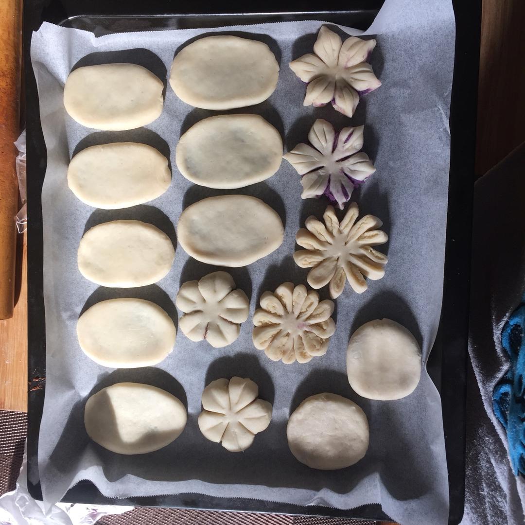 猪油版的各种酥（叉烧酥 紫荆花酥 菊花酥 元宝酥 ）