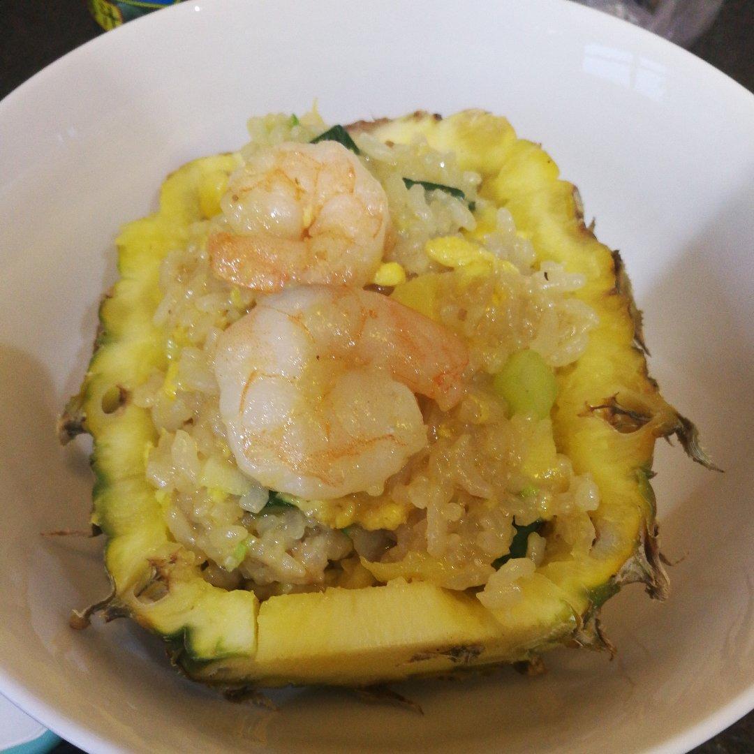 虾仁菠萝炒饭