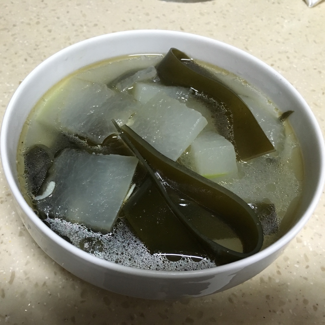 樱花-雨做的虾米冬瓜海带汤