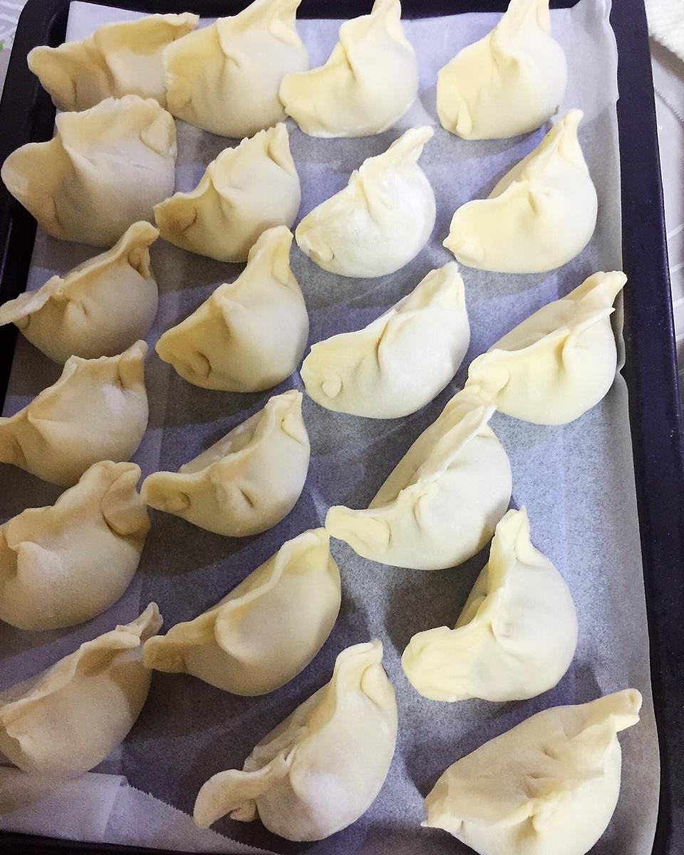 大肚饺子包法——后附视频  (胡萝卜牛肉馅儿)