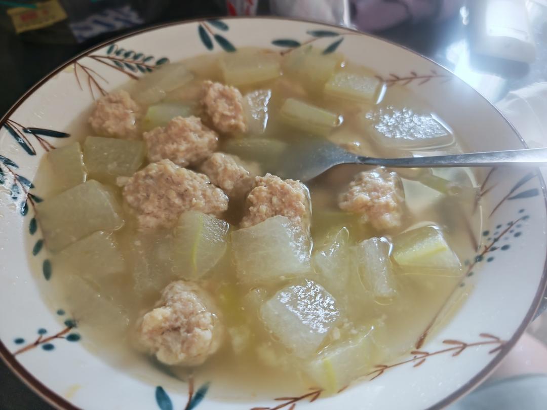 巨鲜美的冬瓜丸子汤