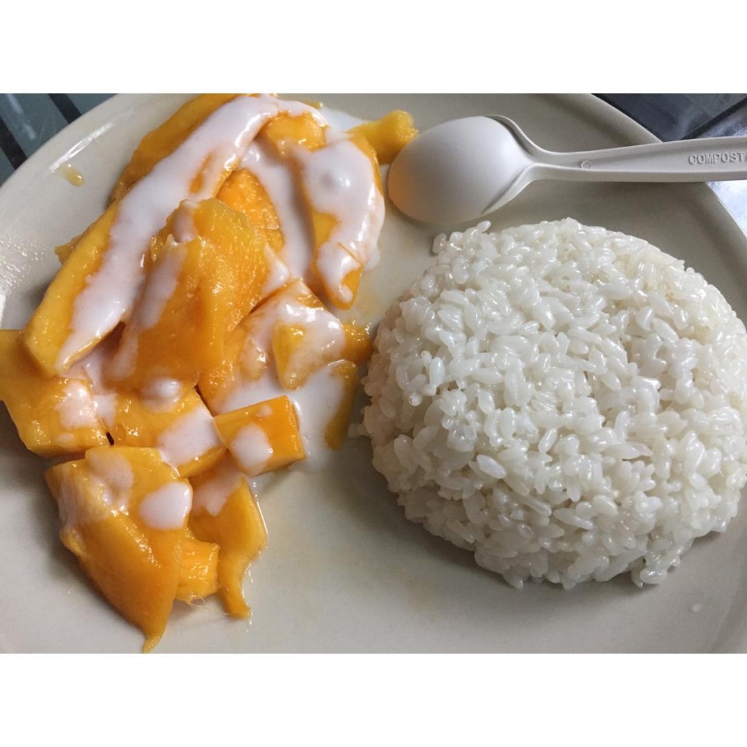 椰浆芒果糯米饭