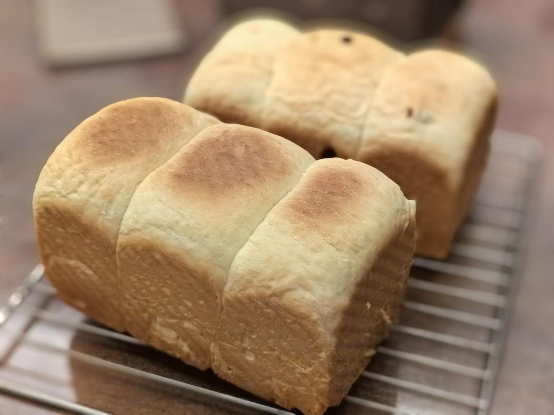 我最近每天做一个的葡萄干吐司，真的超松软好吃！