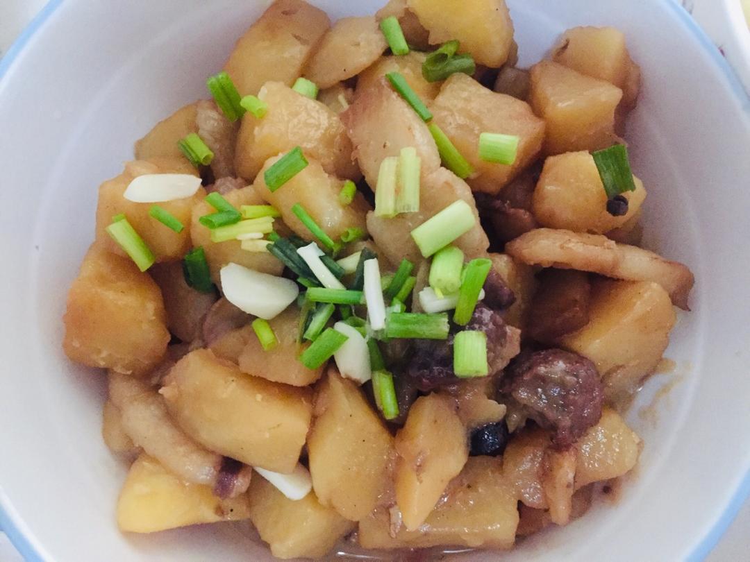 土豆红烧肉