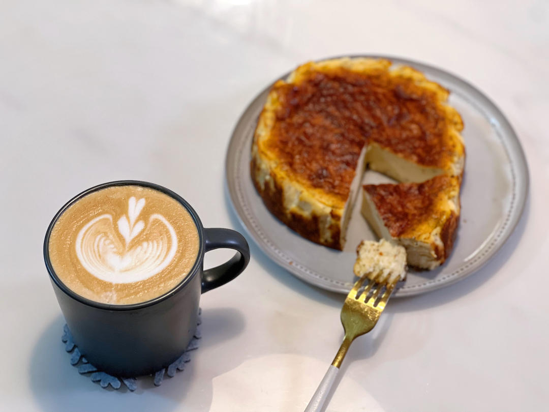 小山进公开食谱-使用大量牛奶，无淡奶油的巴斯克乳酪蛋糕