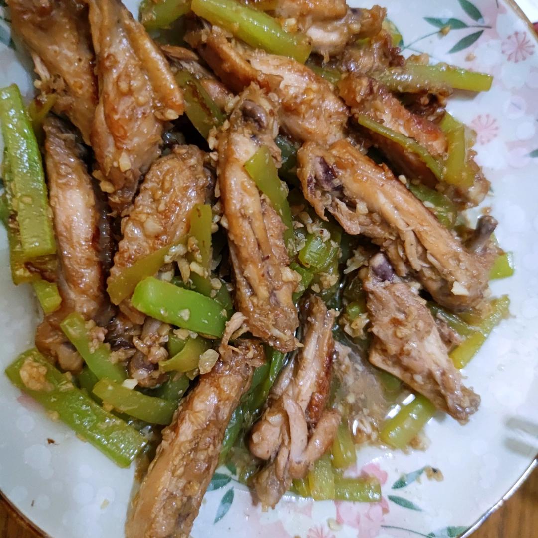 蒜香鸡翅，这才是鸡翅最好吃的做法