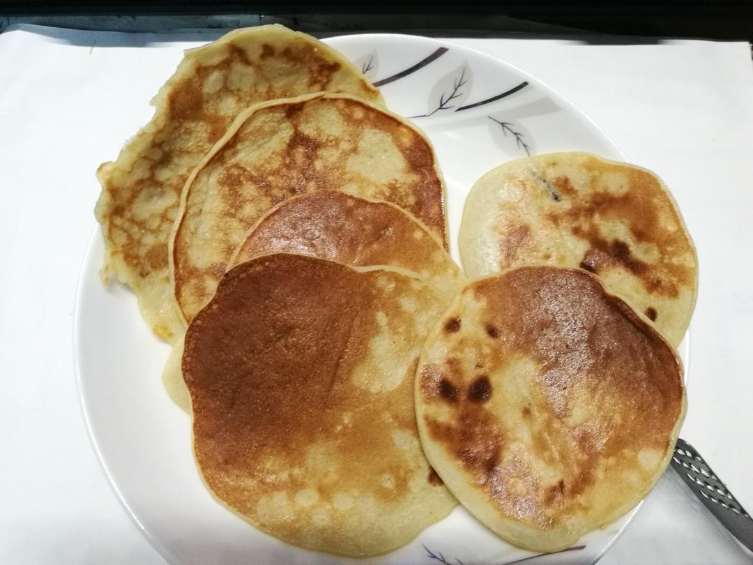 【减脂早餐】无油香蕉松饼（超简单）