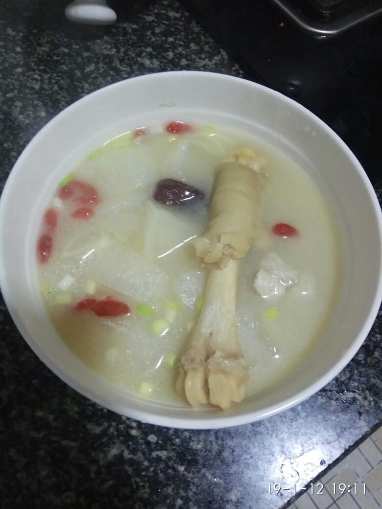 冬日驱寒，羊蹄炖萝卜的做法