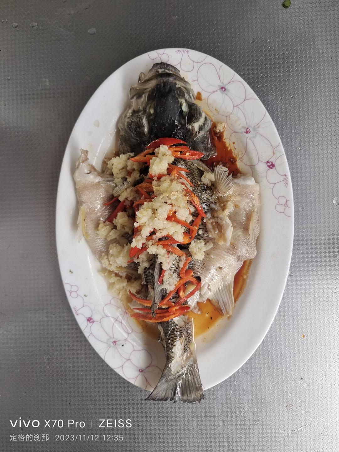 10分钟做 清蒸鲈鱼 （附切鱼图解）