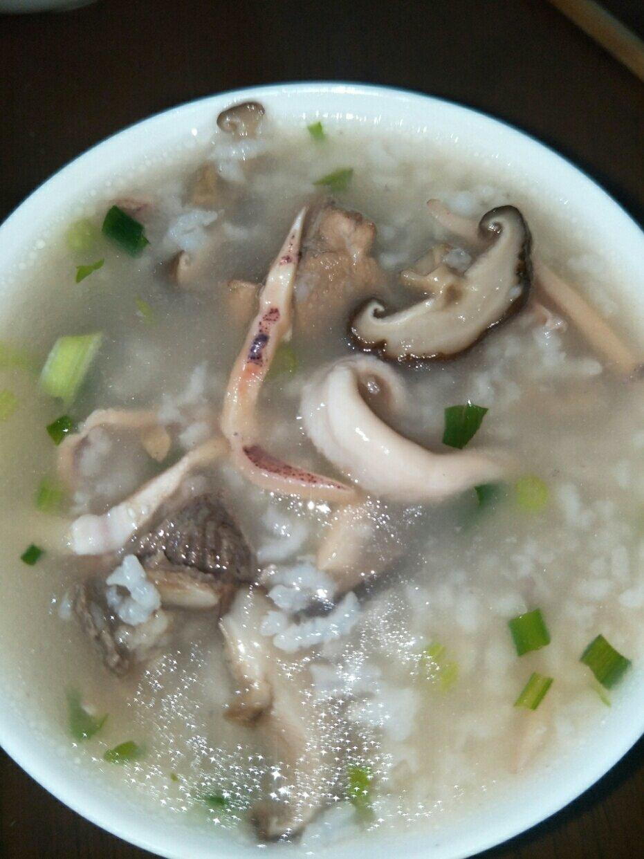 棉小姐做的排骨鱿鱼母粥