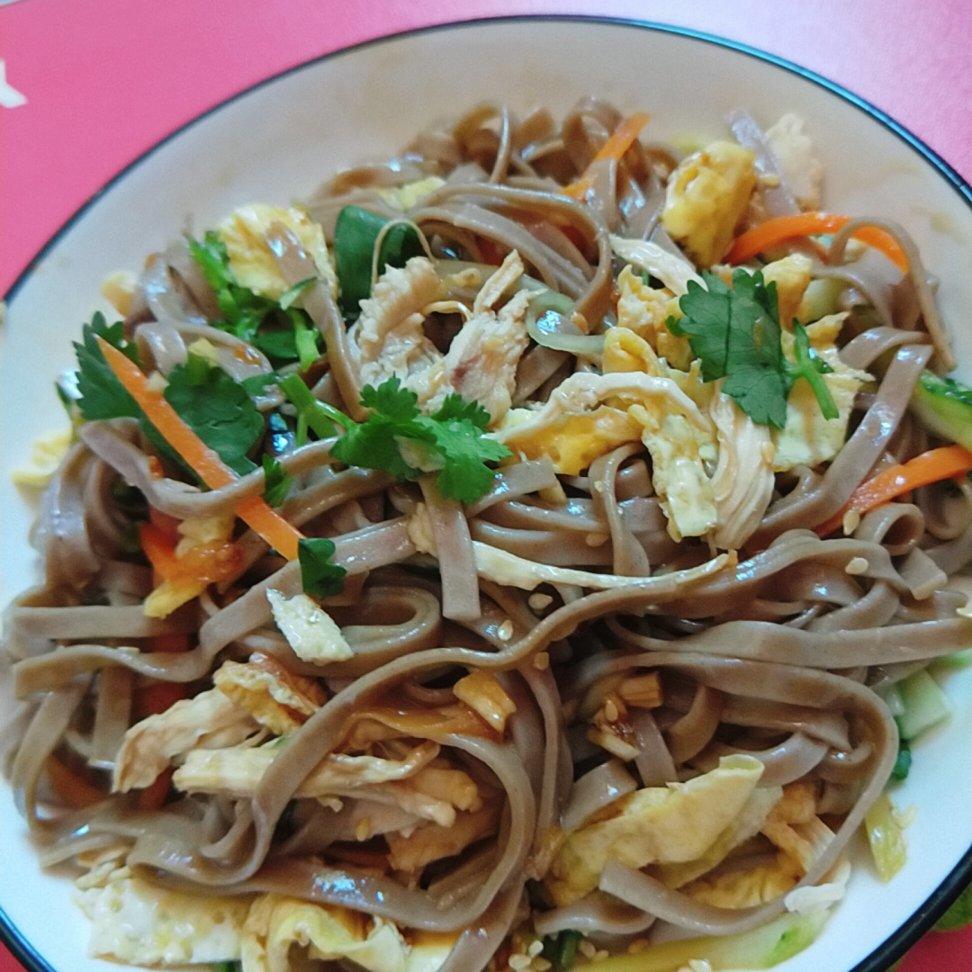 快手减脂餐❗️爆好吃的凉拌鸡丝荞麦面