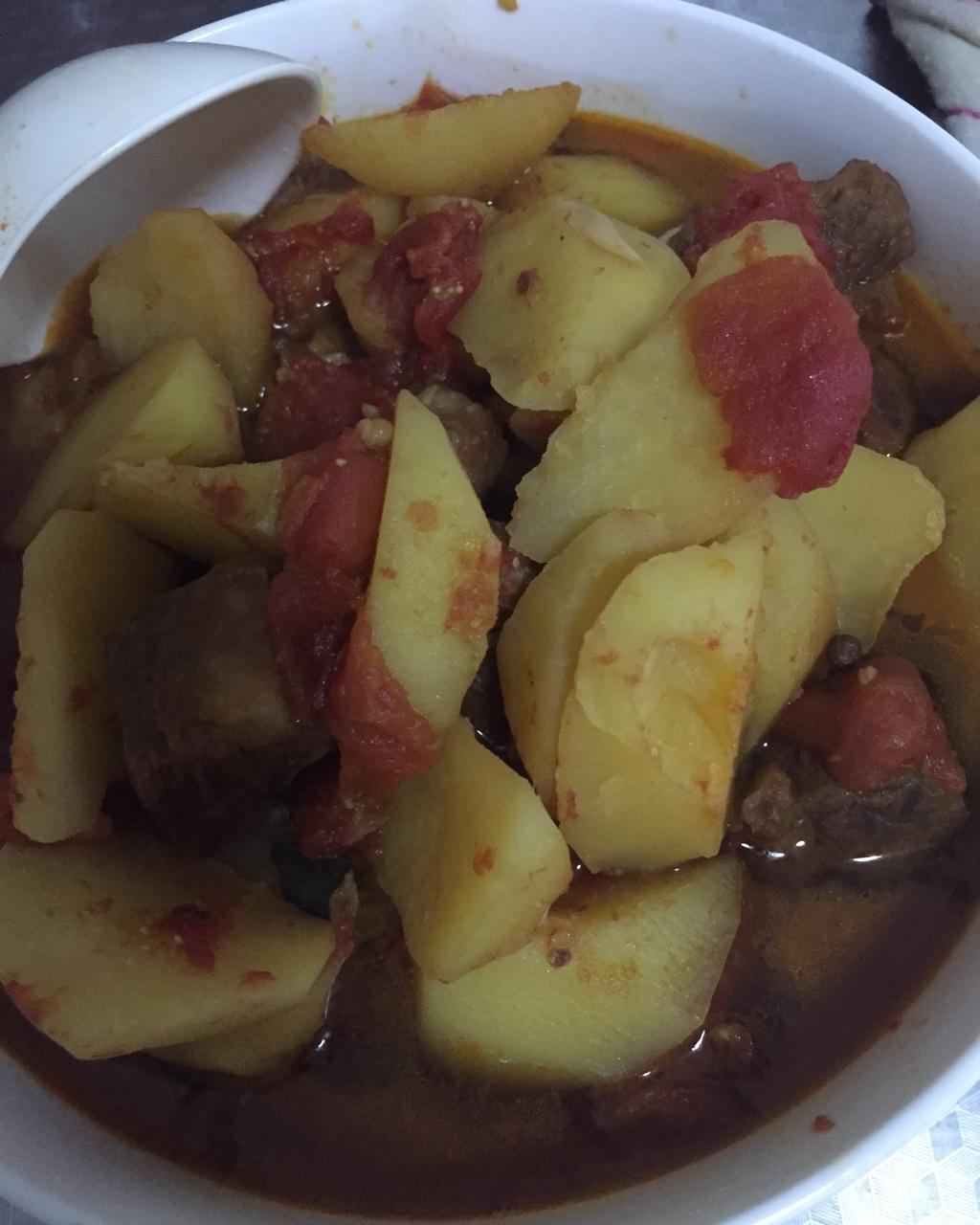 番茄土豆炖牛腩